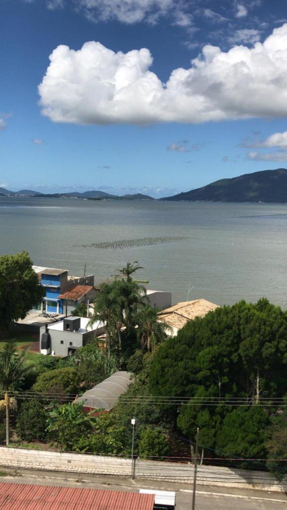 Apartamento Na Palhoca, Com Vista Para O Mar, Proximo A Mercados, Padarias E Farmacias. Esterno foto